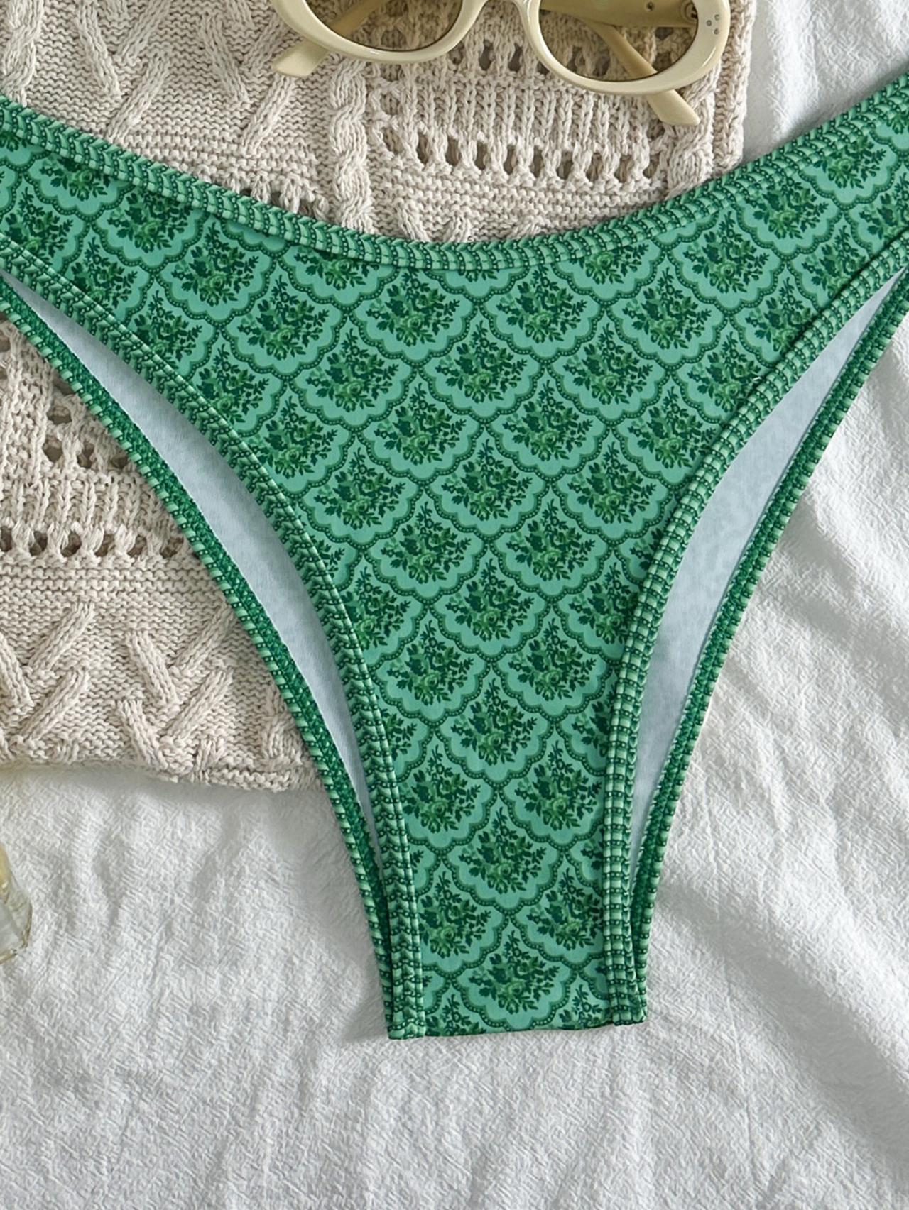 Beach Day Floral Pattern Bandeau Bikini Top surf set