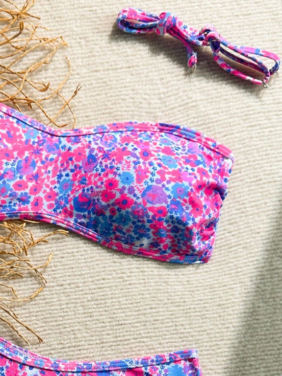 Breeze Hawaiian vacation Floral Pattern Bandeau Bikini Top surf set